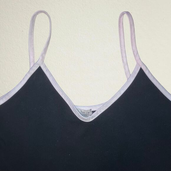 Black cropped v neck camisole with white trim Y2K 90s 2000s whimsigoth boho chic - Picture 4 of 4